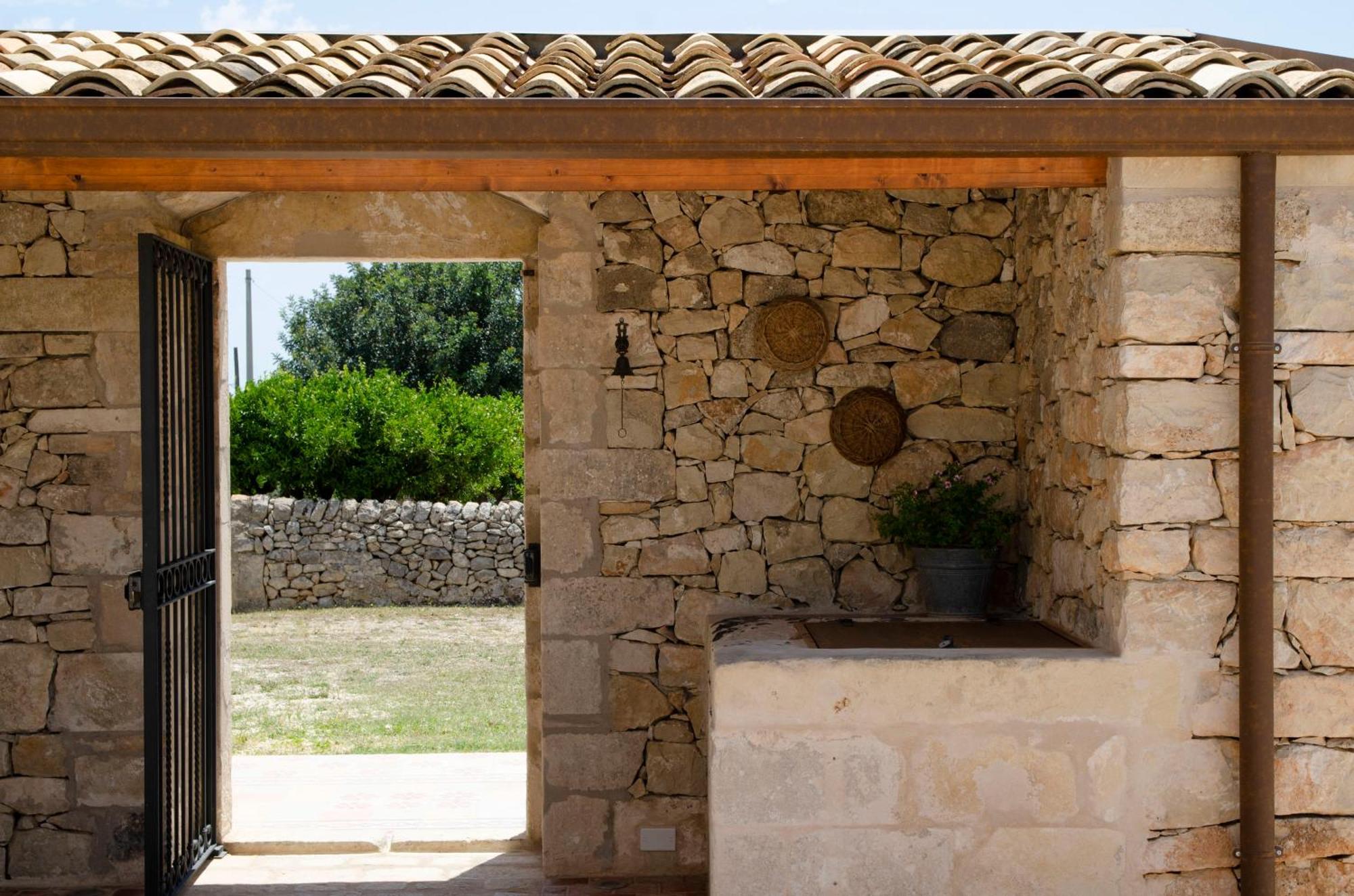 Antica Dimora Arancio Val Di Noto 10 Minuti Dal Mare Free Parking Apartment